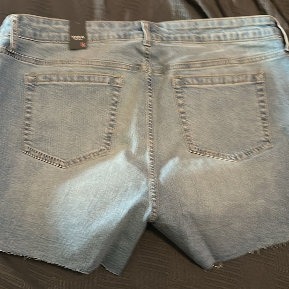 Torrid - Picture 4 of 4